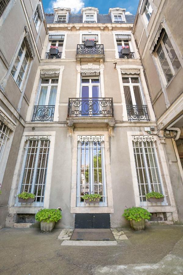 Le Saint Michel Apartment Dijon Bagian luar foto